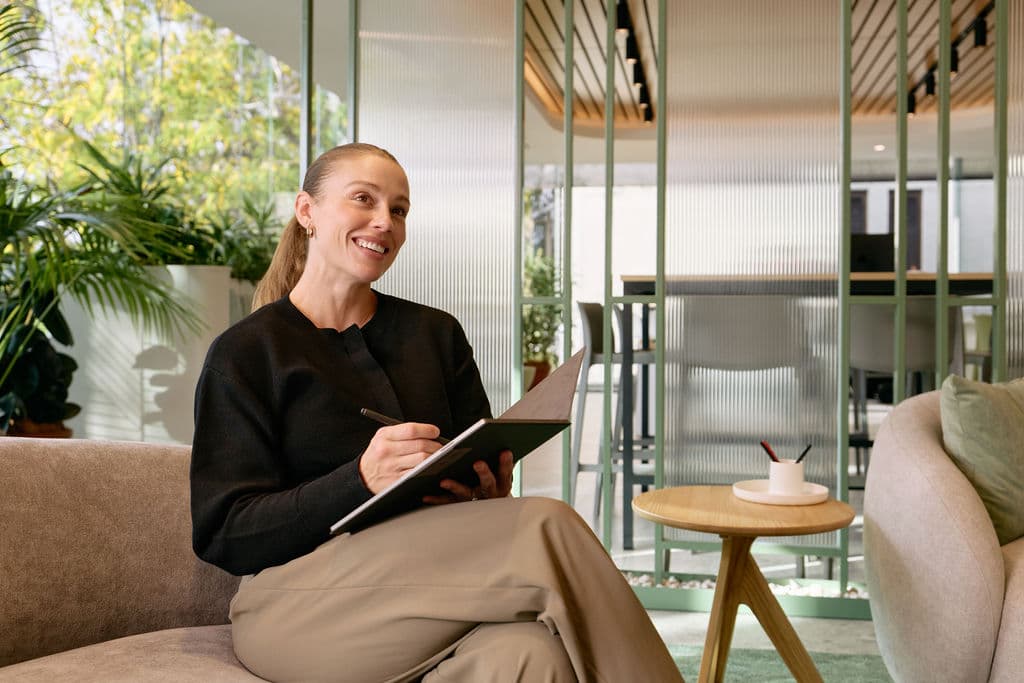 Agend team member in discussion
